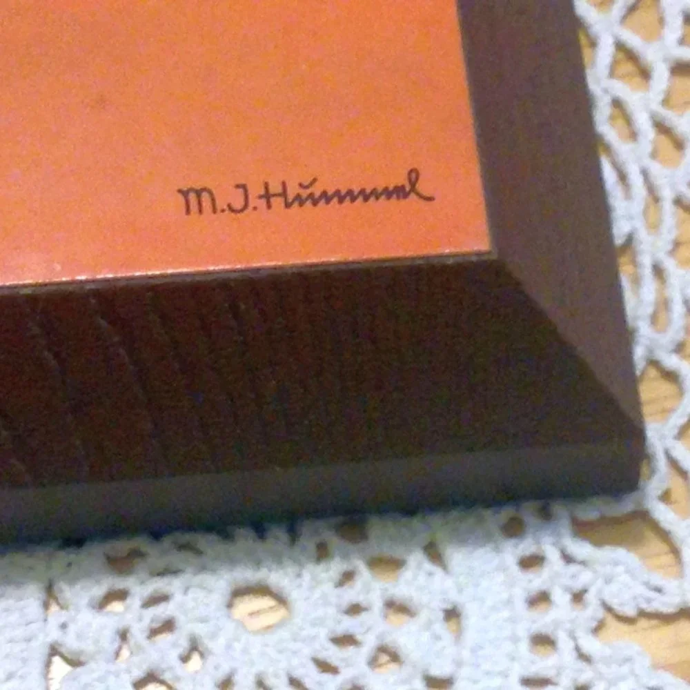Vintage M. J. Hummel wall plaque from ARS / Renner Davis